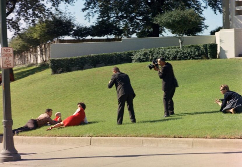Bystanders taking cover after shots were fired in Dealey Plaza (Cecil W. Stoughton / Public Domain)