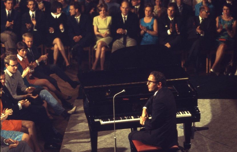 Tom Lehrer performing in Copenhagen